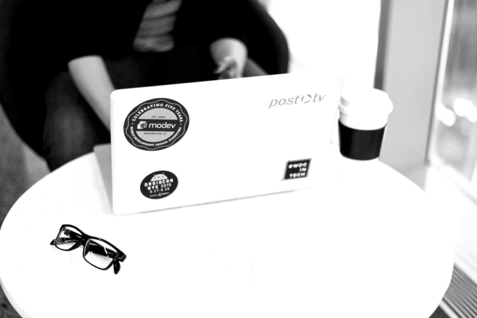 Finanzplanung Arbeitsbereich mit Diagrammen und Budgetübersichten